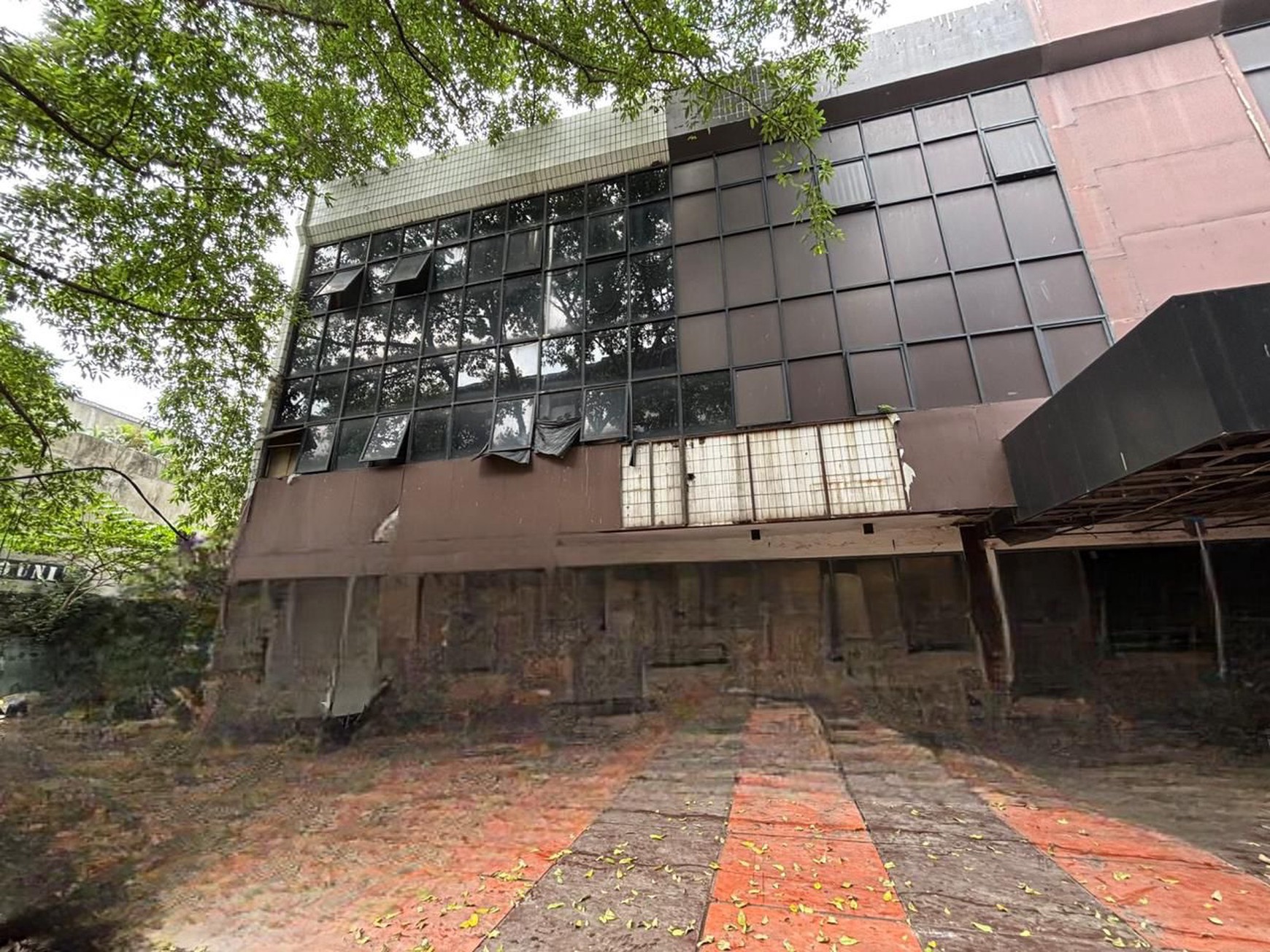 Dijual gedung di Kemang