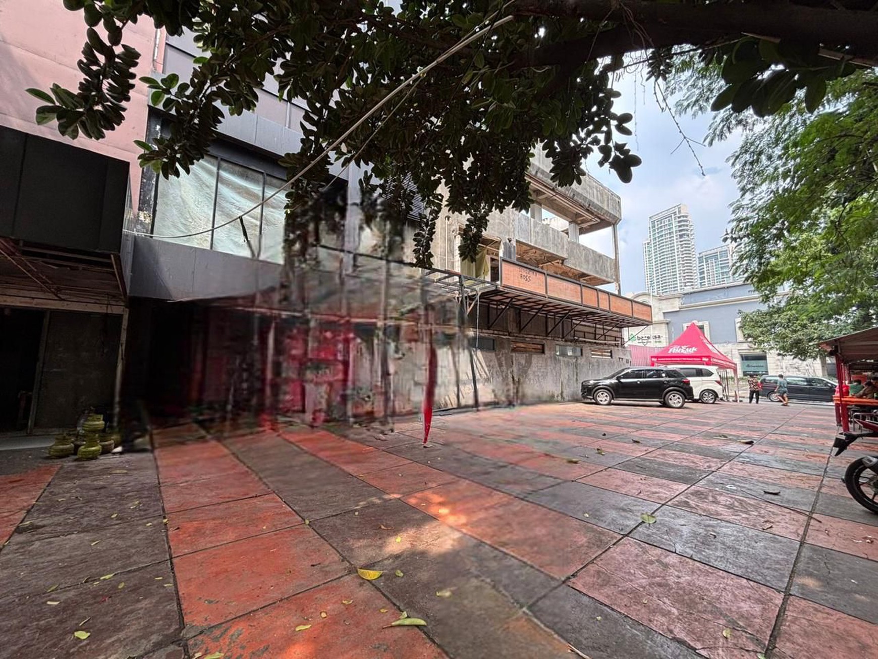 Dijual gedung di Kemang