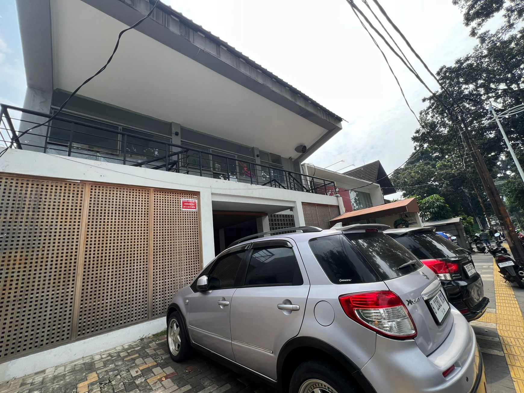 Disewakan Ruang Usaha Cocok Untuk Jadi Usaha Resto dan Jadi Kantor di Cikajang