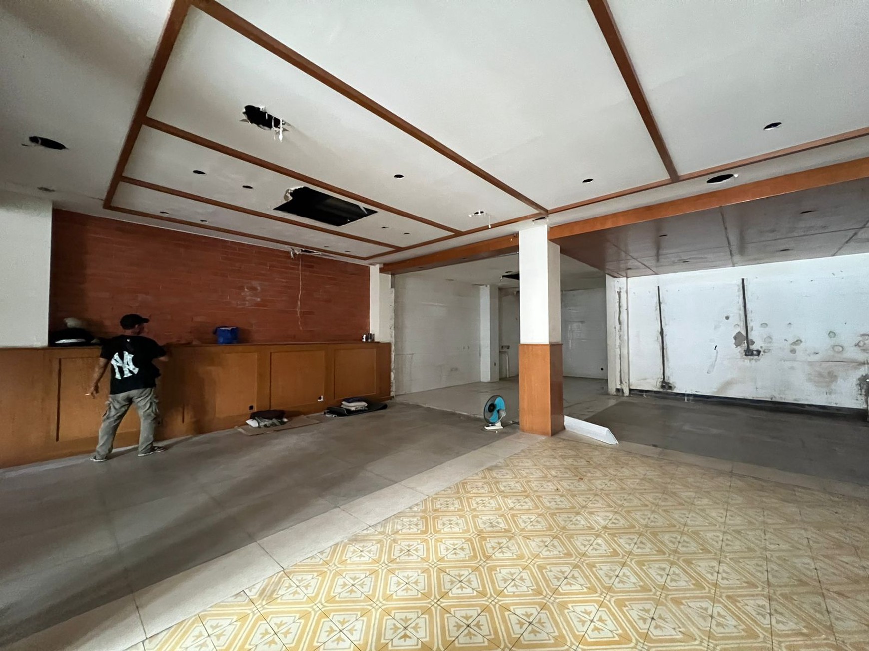 Disewakan Ruang Usaha Cocok Untuk Jadi Usaha Resto dan Jadi Kantor di Cikajang