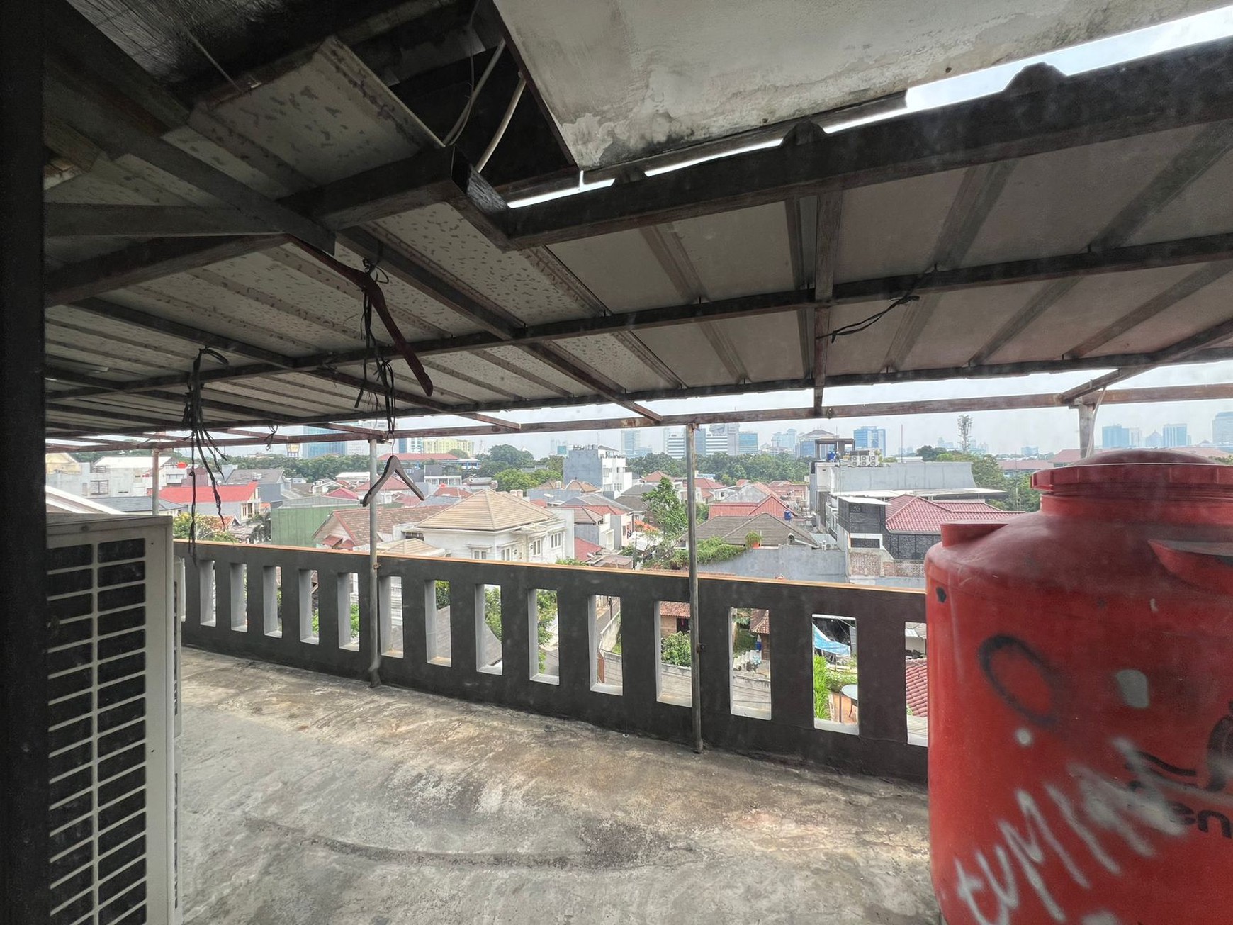 Dijual Ruang Usaha Cocok Untuk Jadi Usaha Resto dan Jadi Kantor di Cikajang