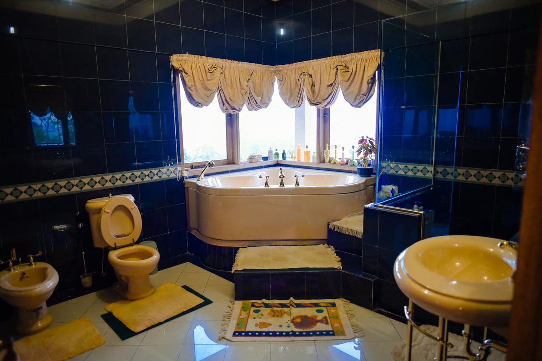 Villa di Puncak luas 1338 m2 ada s.pool, taman luas, gazebo. Sukamahi mega mendung. bogor