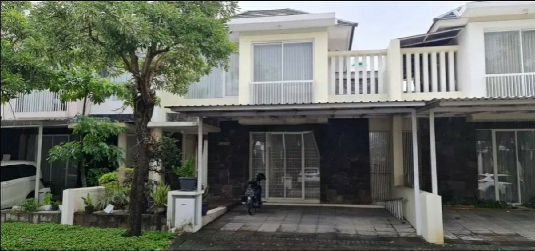Disewakan Rumah Semi Furnish Royal Residence Wiyung Surabaya
