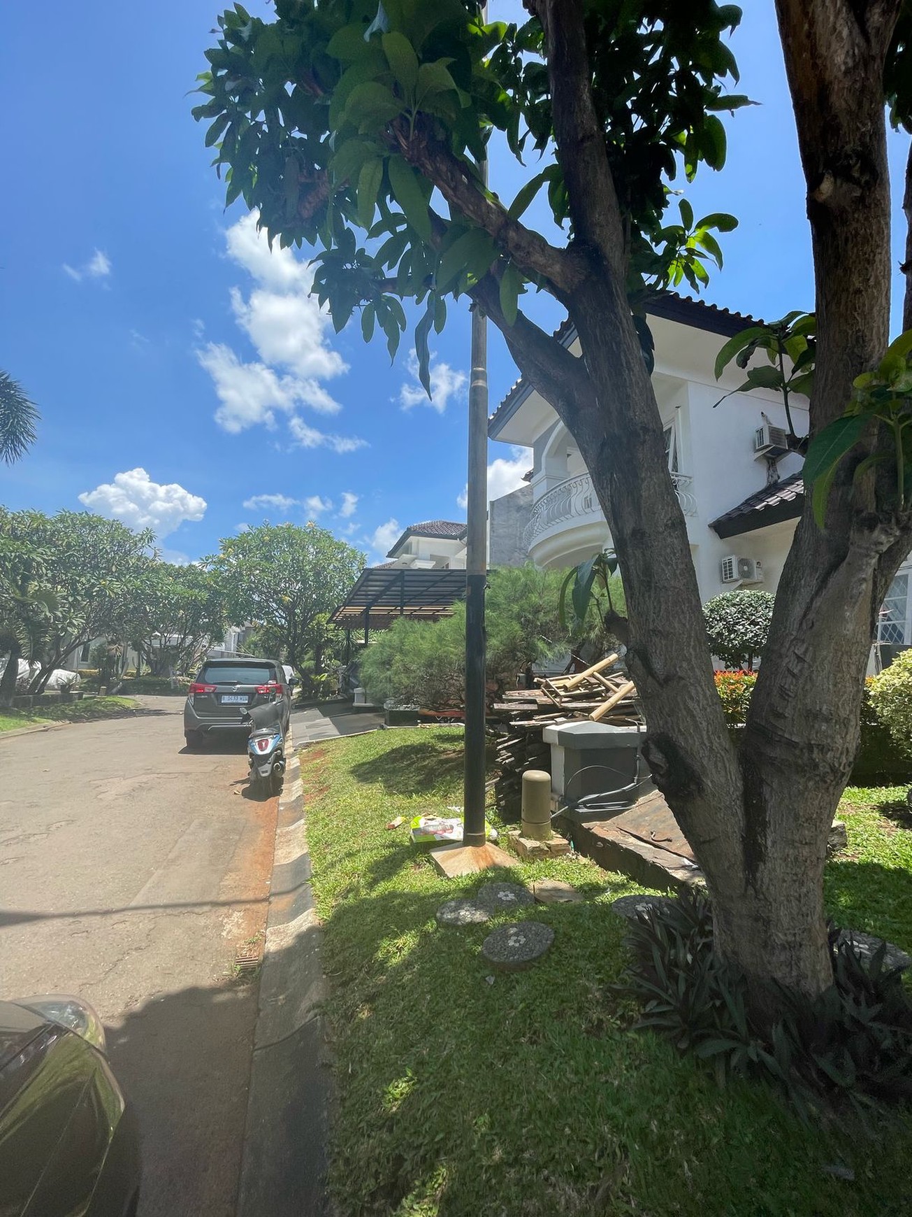 Rumah Bagus Siap Huni Lingkungan Asri di Senayan, Bintaro Jaya, Sektor 9