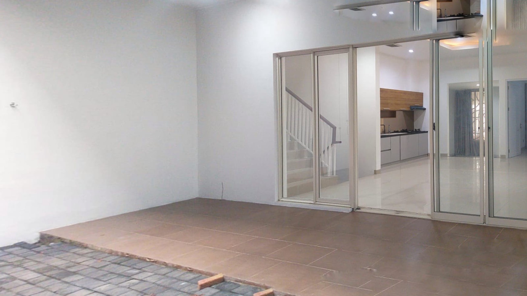 Rumah Bagus Siap Huni Lingkungan Asri di Kebayoran Essence, Bintaro Jaya, Sektor 7
