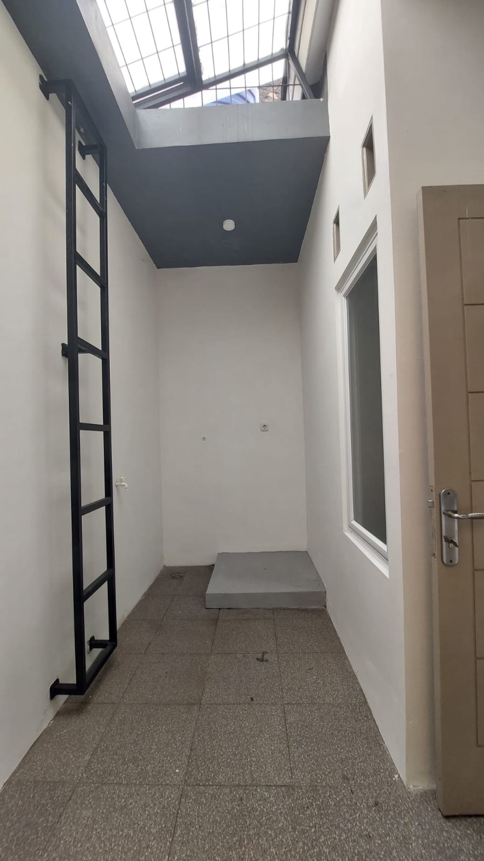 Rumah siap huni di ciputat