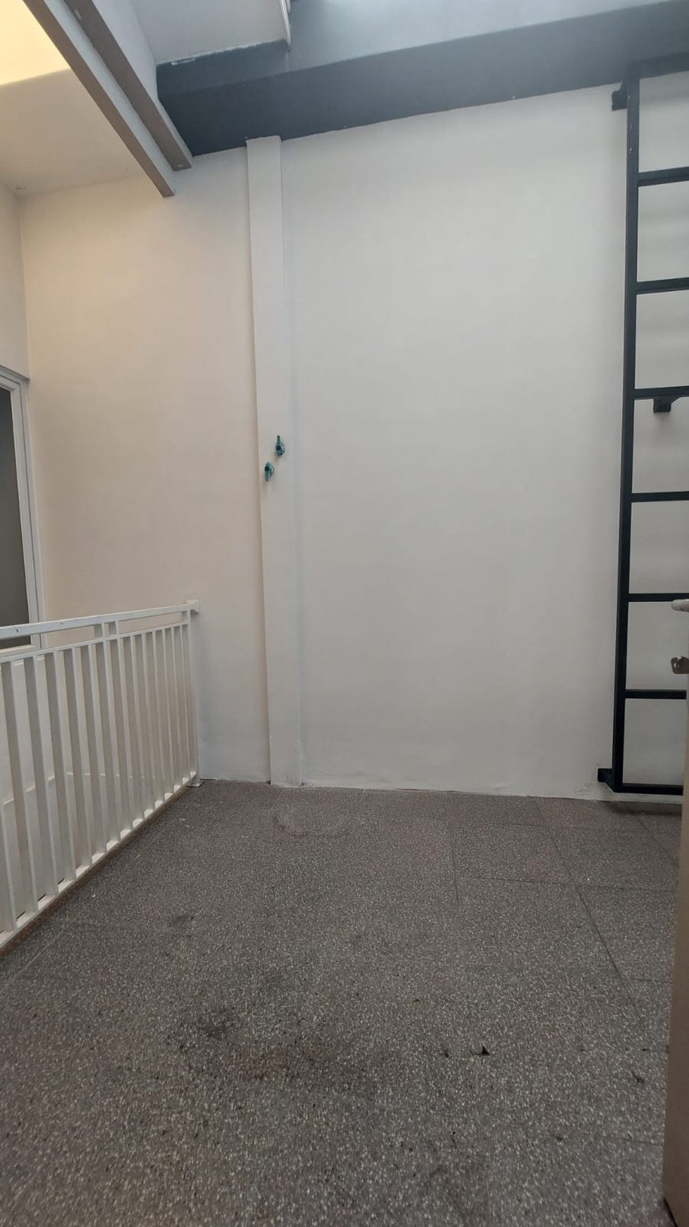 Rumah siap huni di ciputat