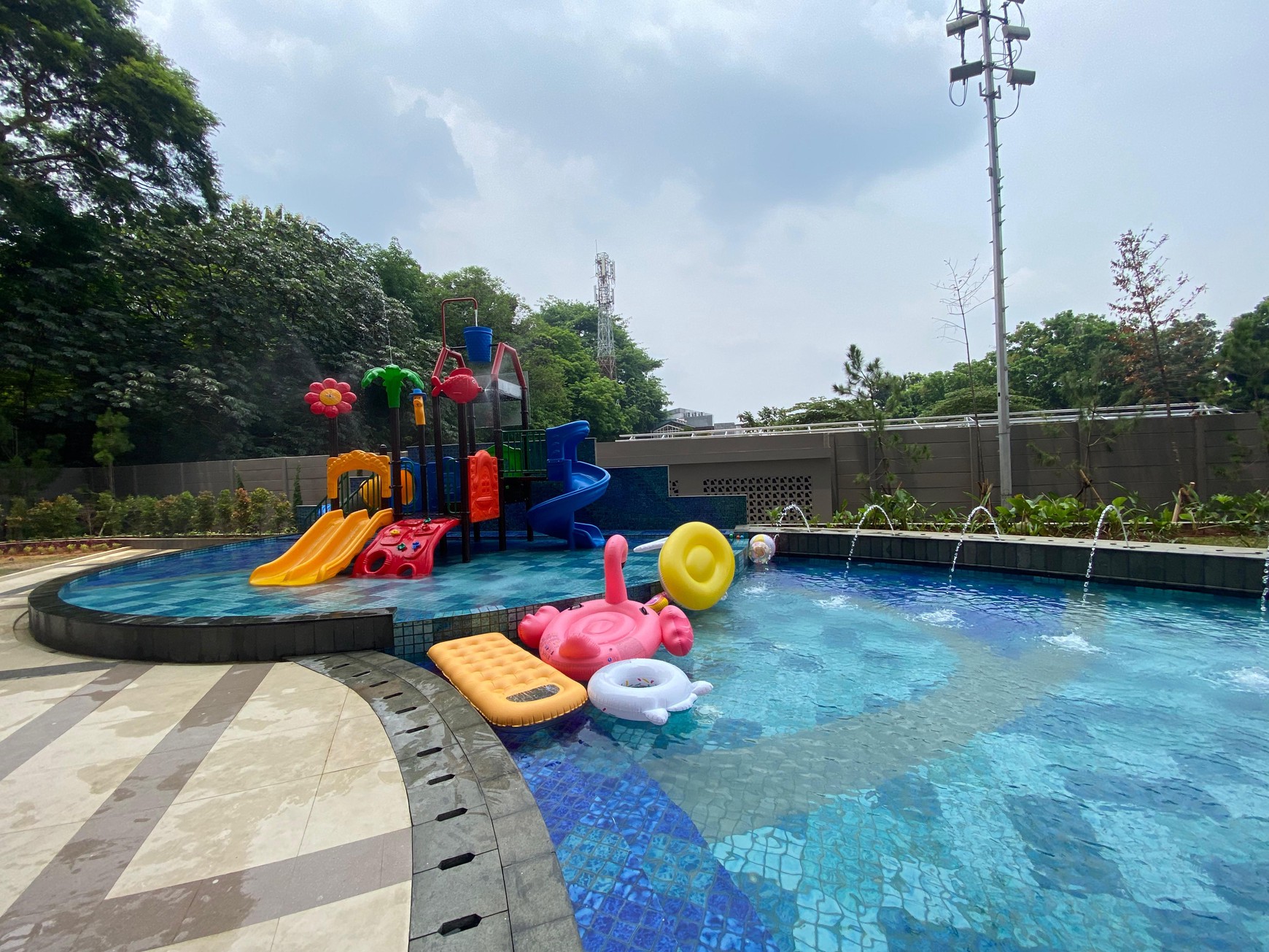 APARTEMEN BARU TRANSPARK SELANGKAH KE MALL TSM CIBUBUR