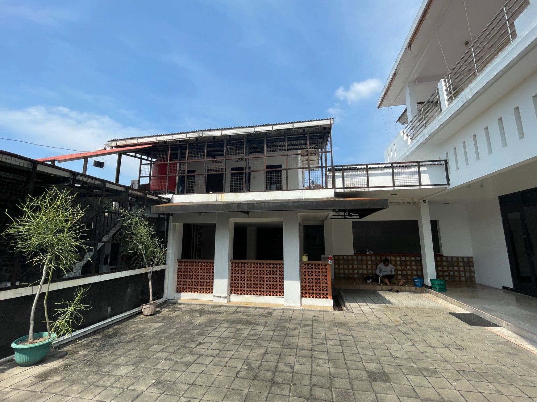 Disewakan Ruang Usaha 550 Meter Persegi Lokasi Dekat Stasiun Lempuyangan, Baciro, Gondokusuman, Yogyakarta