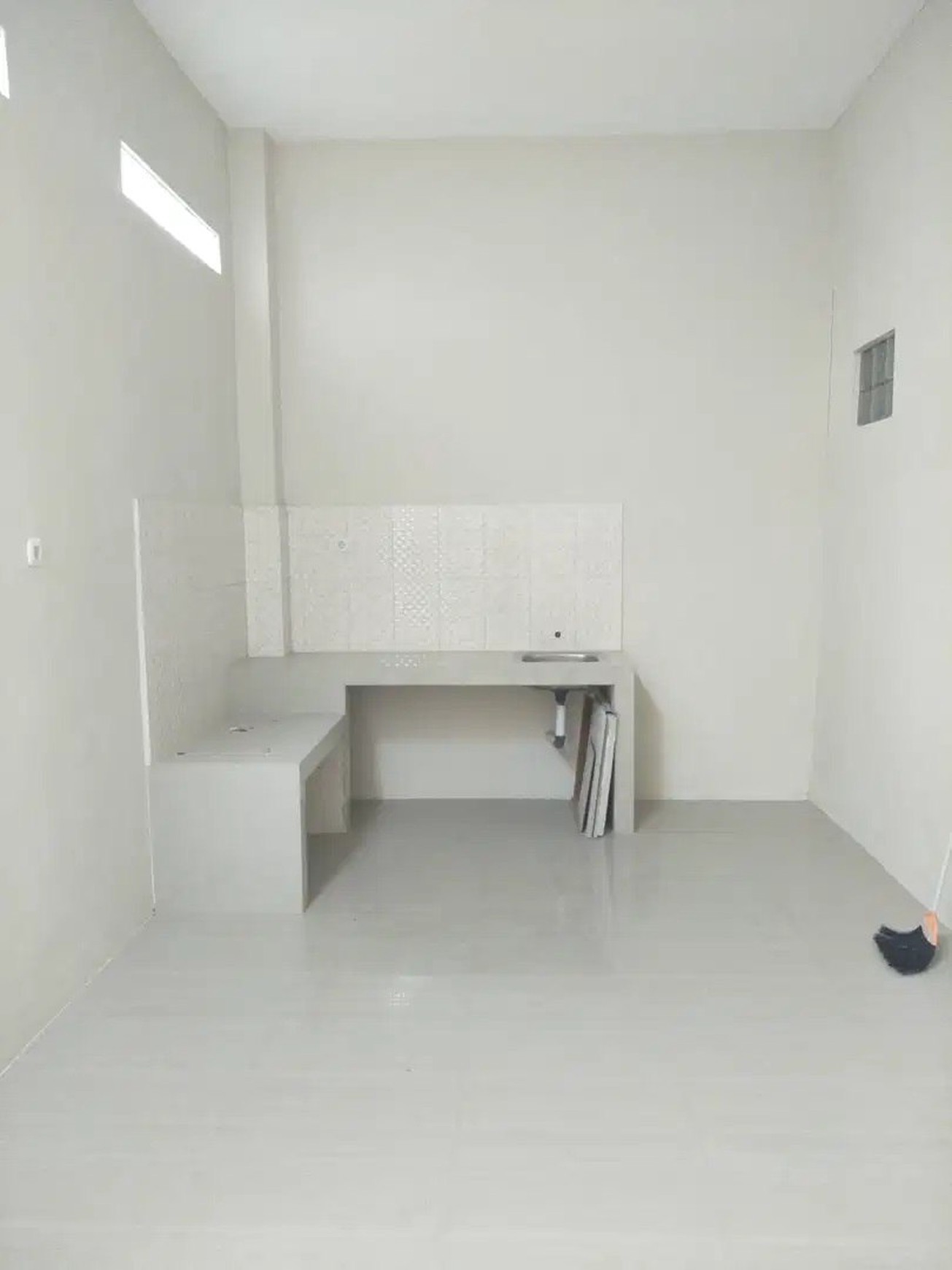 DIJUAL RUMAH PURI SAFIRA MENGANTI GRESIK SIAP HUNI