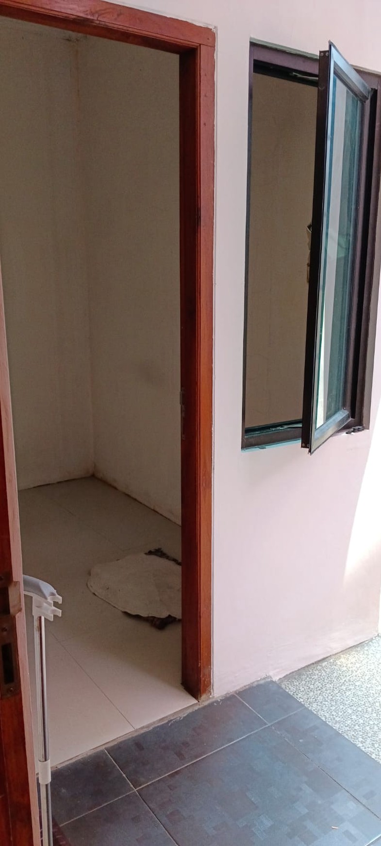 Rumah 2 Lantai Siap Huni dan Lokasi Strategis @Bintara Jaya.