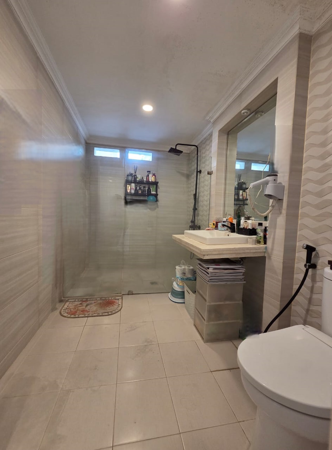 Rumah Mewah Siap Huni dengan Kolam Renang Pribadi di Bintaro Jaya