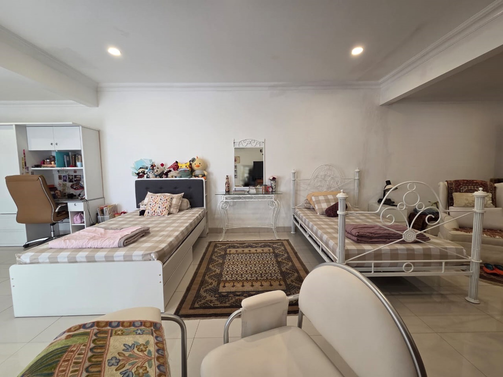 Rumah Mewah Siap Huni dengan Kolam Renang Pribadi di Bintaro Jaya