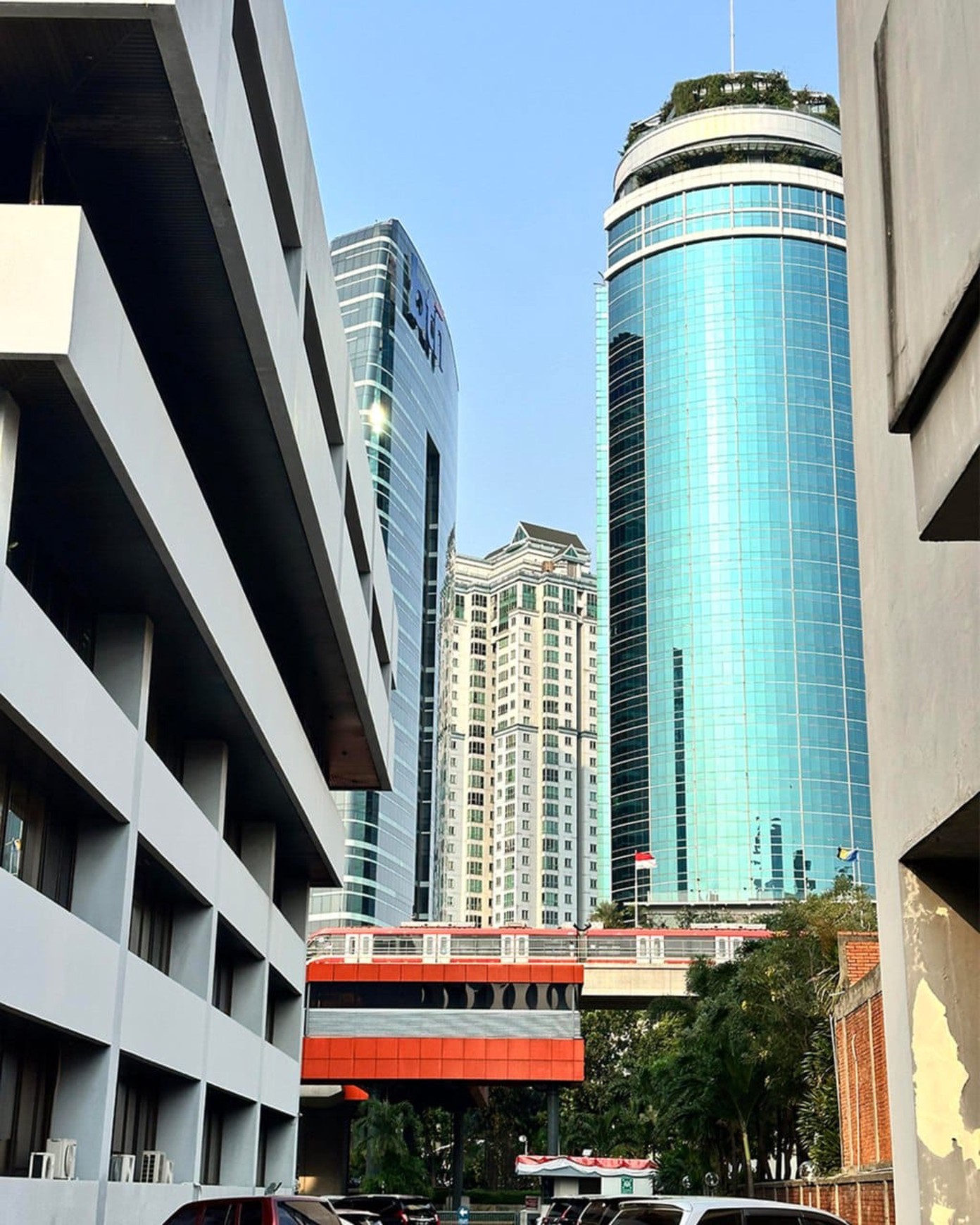 GEDUNG KANTOR RASUNA SAID KUNINGAN. 5 LANTAI. ZONA KOMERSIAL BISNIS
