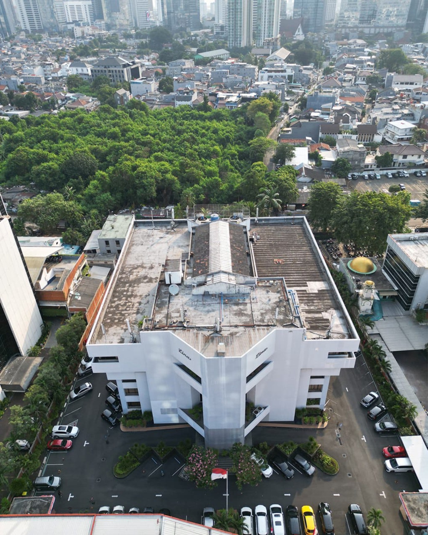 GEDUNG KANTOR RASUNA SAID KUNINGAN. 5 LANTAI. ZONA KOMERSIAL BISNIS