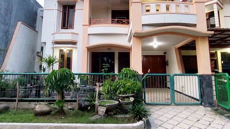 Rumah di Dharmahusada Regency Surabaya Timur, 2 Lantai, SIAP HUNI