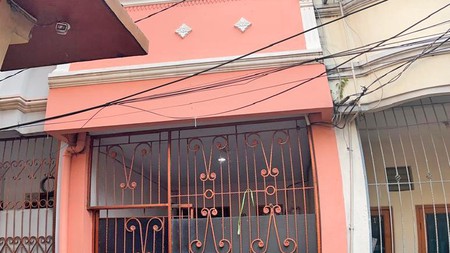 Rumah 3 Lantai di Tambora Jakarta Barat