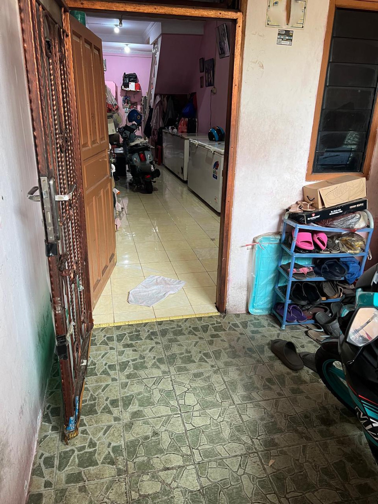 Rumah 3 Lantai di Tambora Jakarta Barat