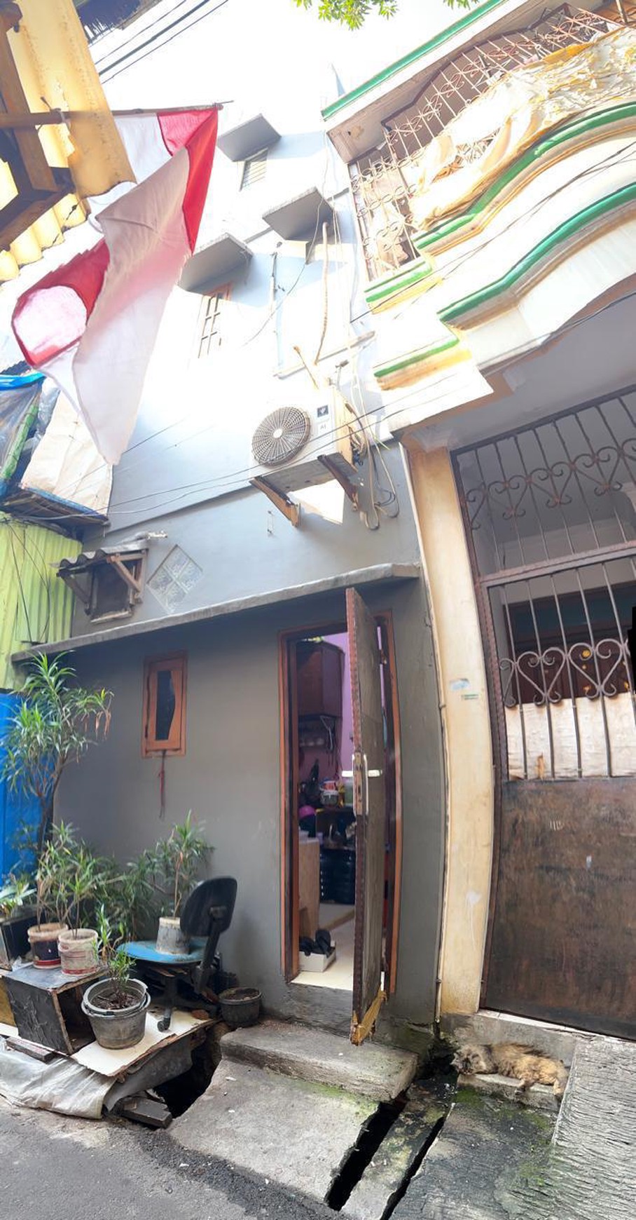 Rumah 3 Lantai di Tambora Jakarta Barat