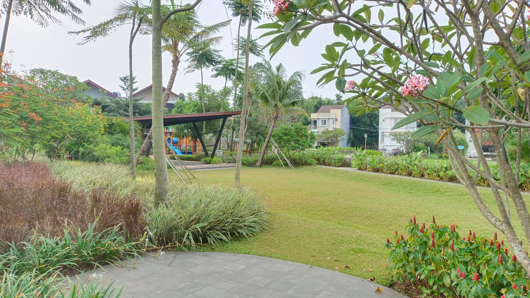 Rumah Di Pondok Ranji Semi Furnished 2½ Lantai KT 4 KM 3 sudah SHM