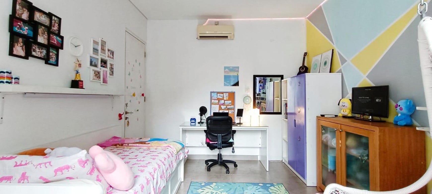 Rumah Di Pondok Ranji Semi Furnished 2½ Lantai KT 4 KM 3 sudah SHM