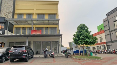 Ruko Gandeng 3 Lantai di Maggiore Hadap boulevard Gading Serpong