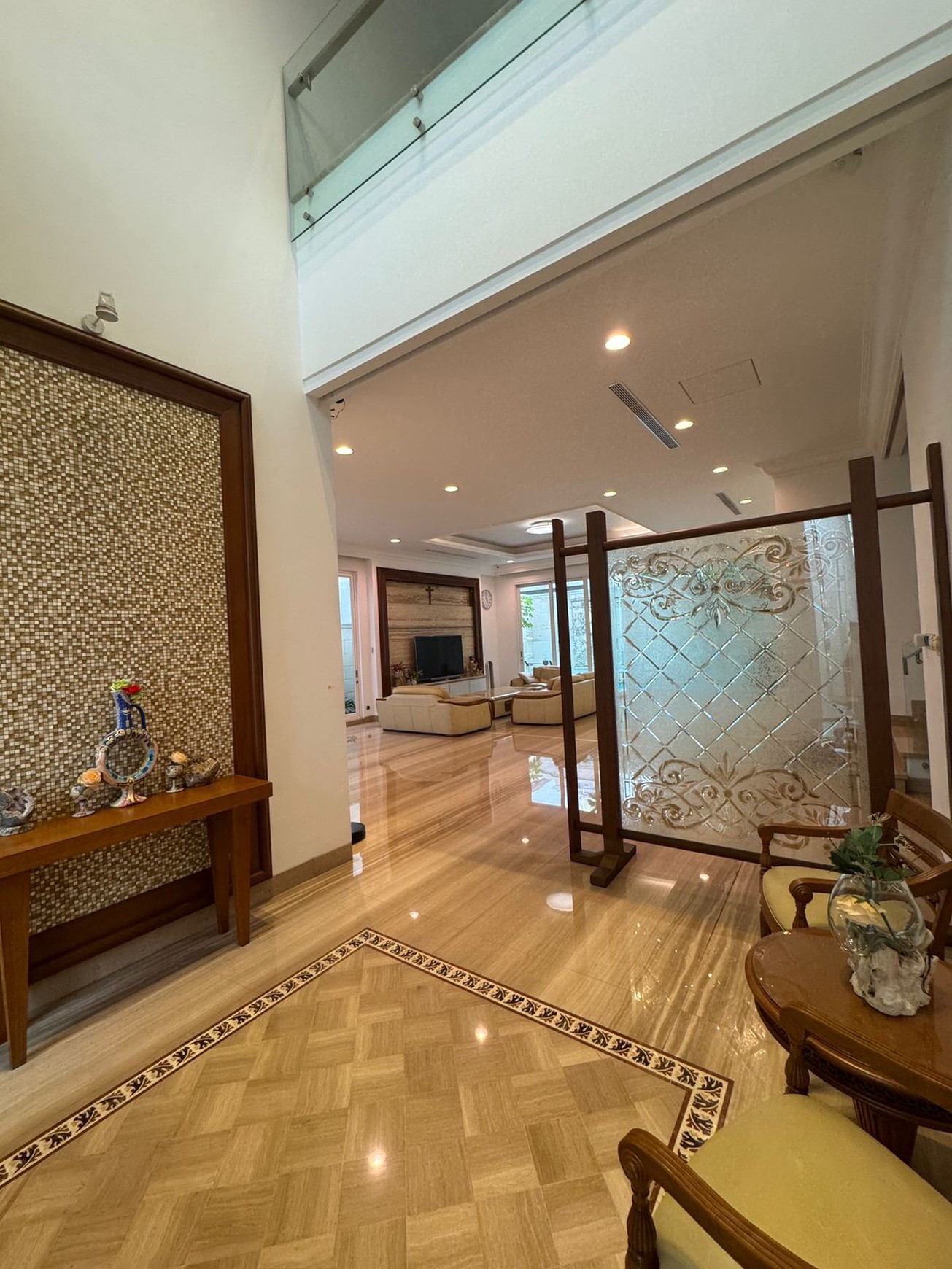 Di Jual cepat rumah 3 lantai di Arta Gading Villa aman,tenang,nyaman dan bebas banjir Kelapa Gading Jakarta Utara