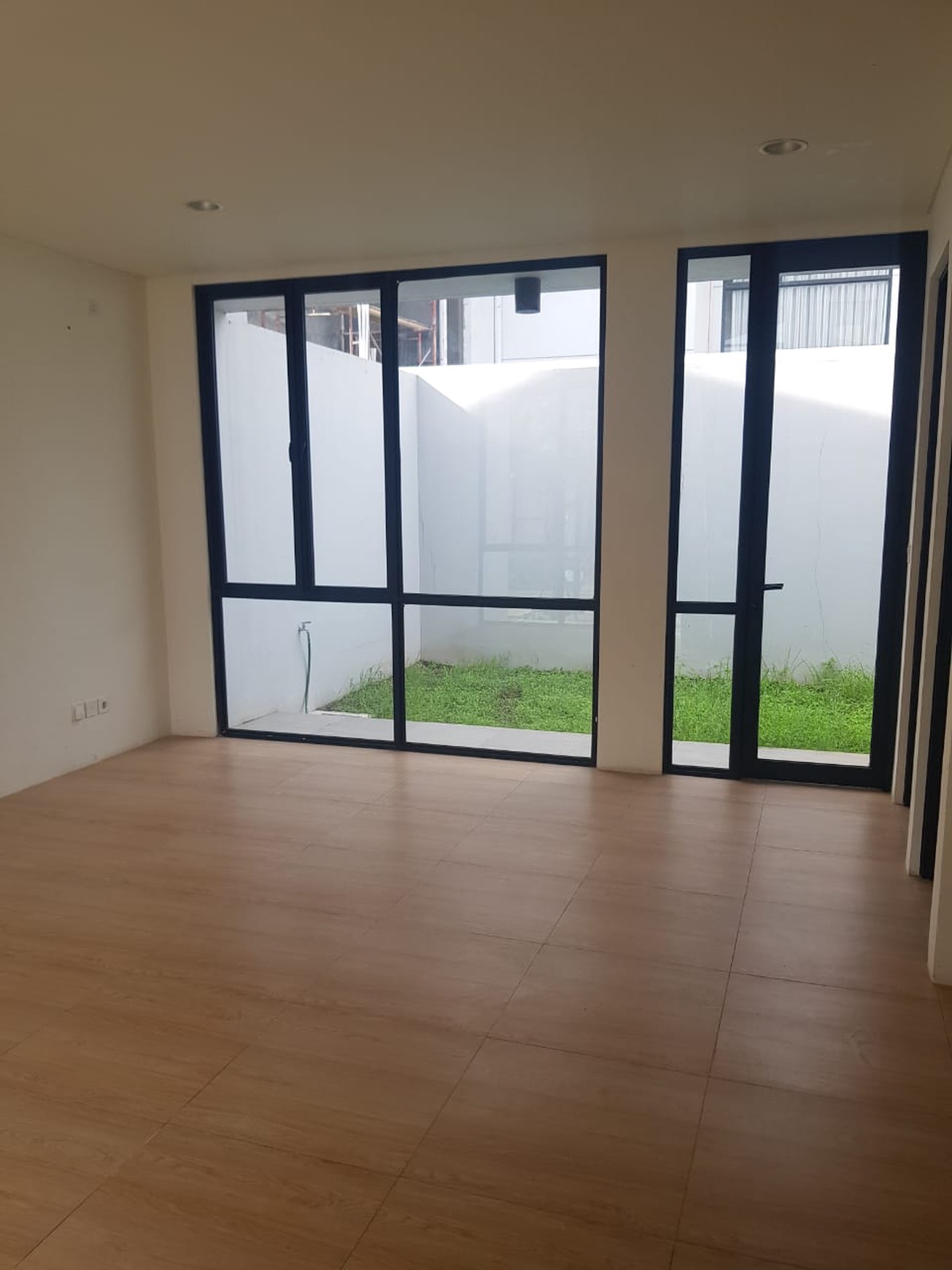 Dijual rumah minimalist modern di Cendana Parc - Lippo Karawaci Tangerang