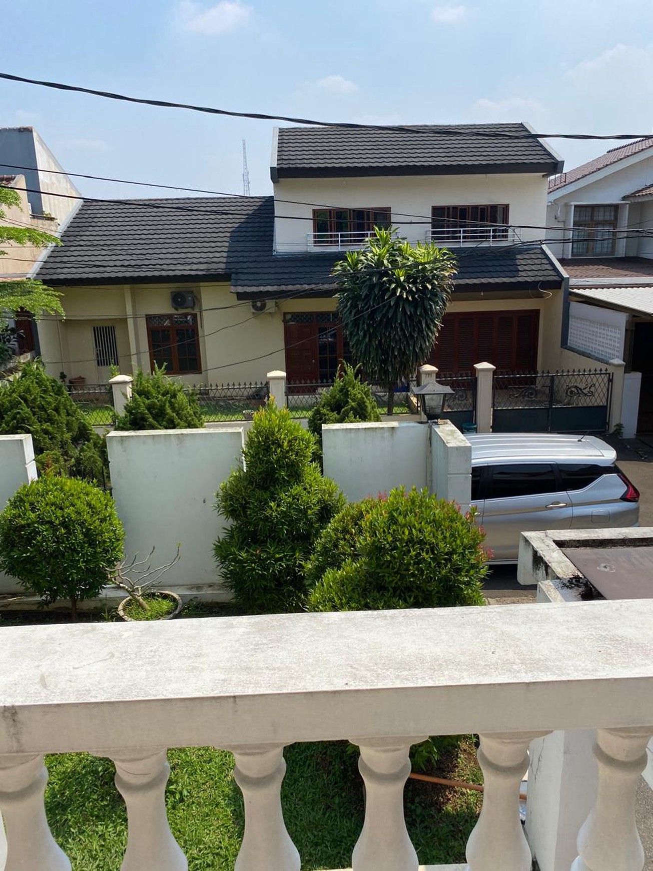 Rumah Klasik dan Homey Luas 375m&#xb2; di Cinere Dekat Tol Desari