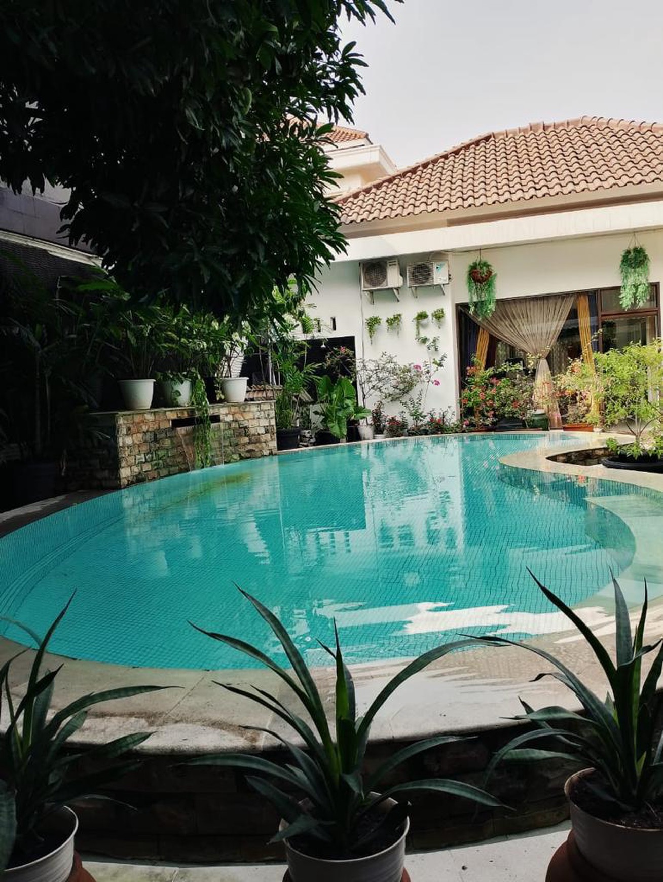 Rumah Mewah Luas di Jakarta Timur LT 610 LB 400 2 Lantai sudah SHM