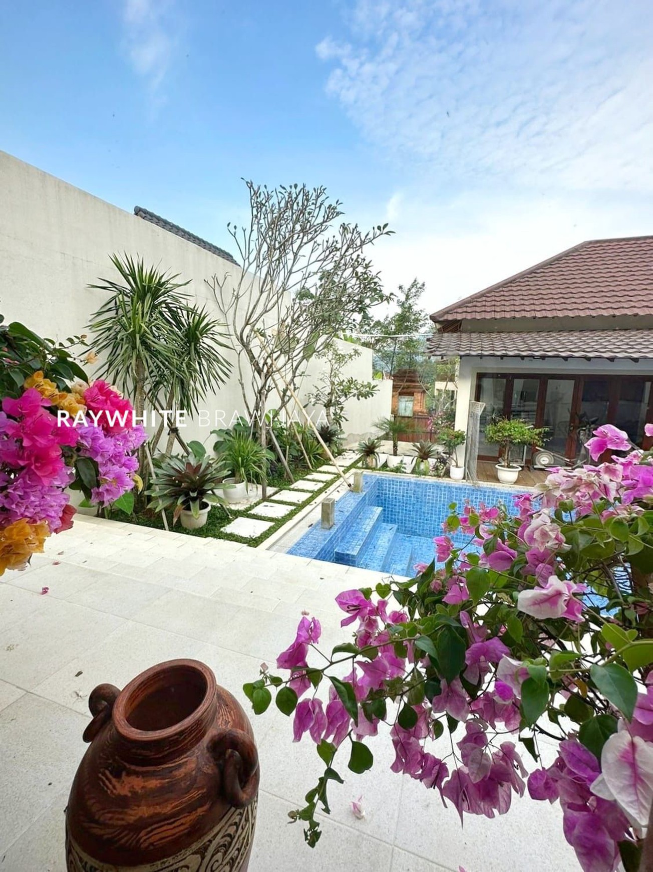 Villa Style Bali Siap Huni Area Sentul City