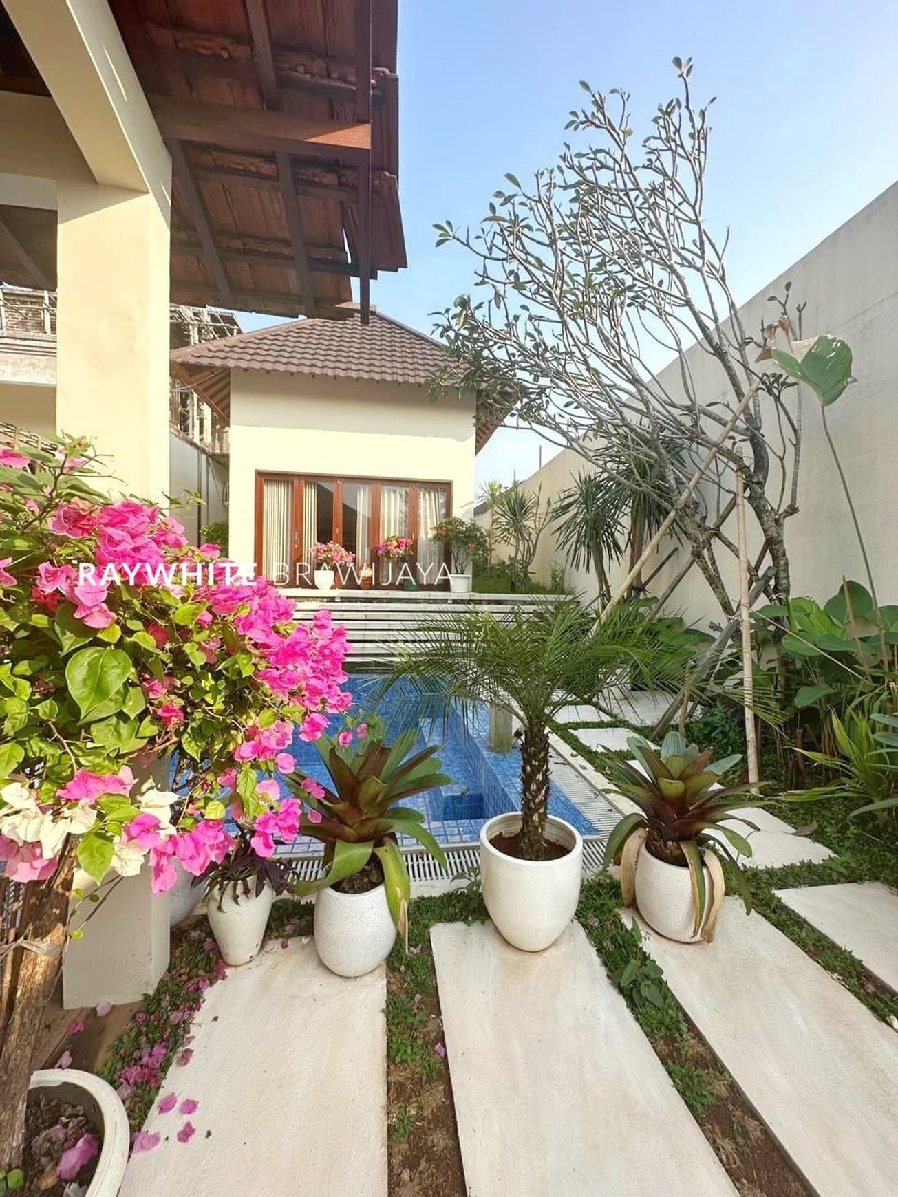 Villa Style Bali Siap Huni Area Sentul City