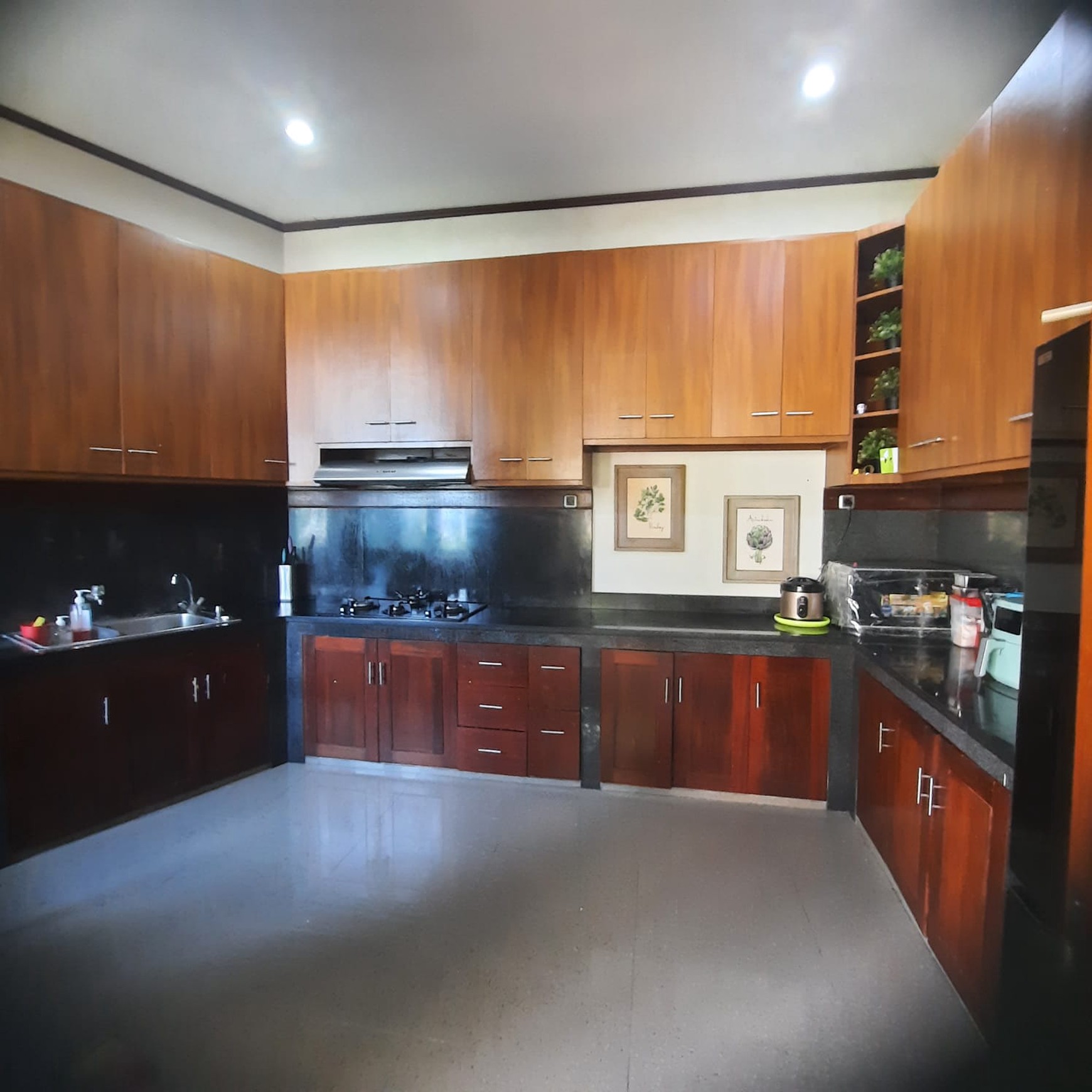 Turun Harga Lagi. Rumah Dijual di Kucica Bintaro Jaya Sektor 9 Harga Rp. 3,9 M LT 221 LB 230