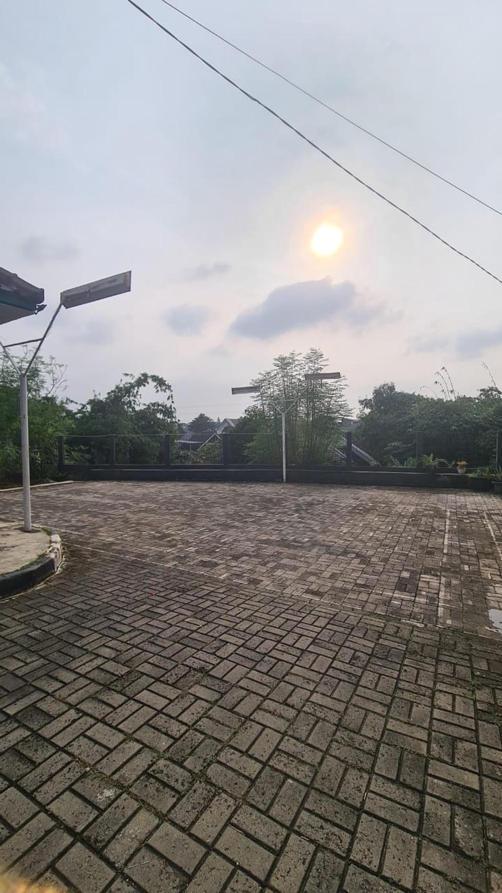 Rumah minimalis, bebas banjir dekat dengan Mall BXC