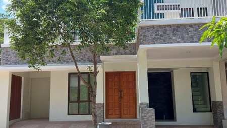 Rumah bagus, Rapi dan Nyaman dalam Cluster di Bintaro Sektor 9.