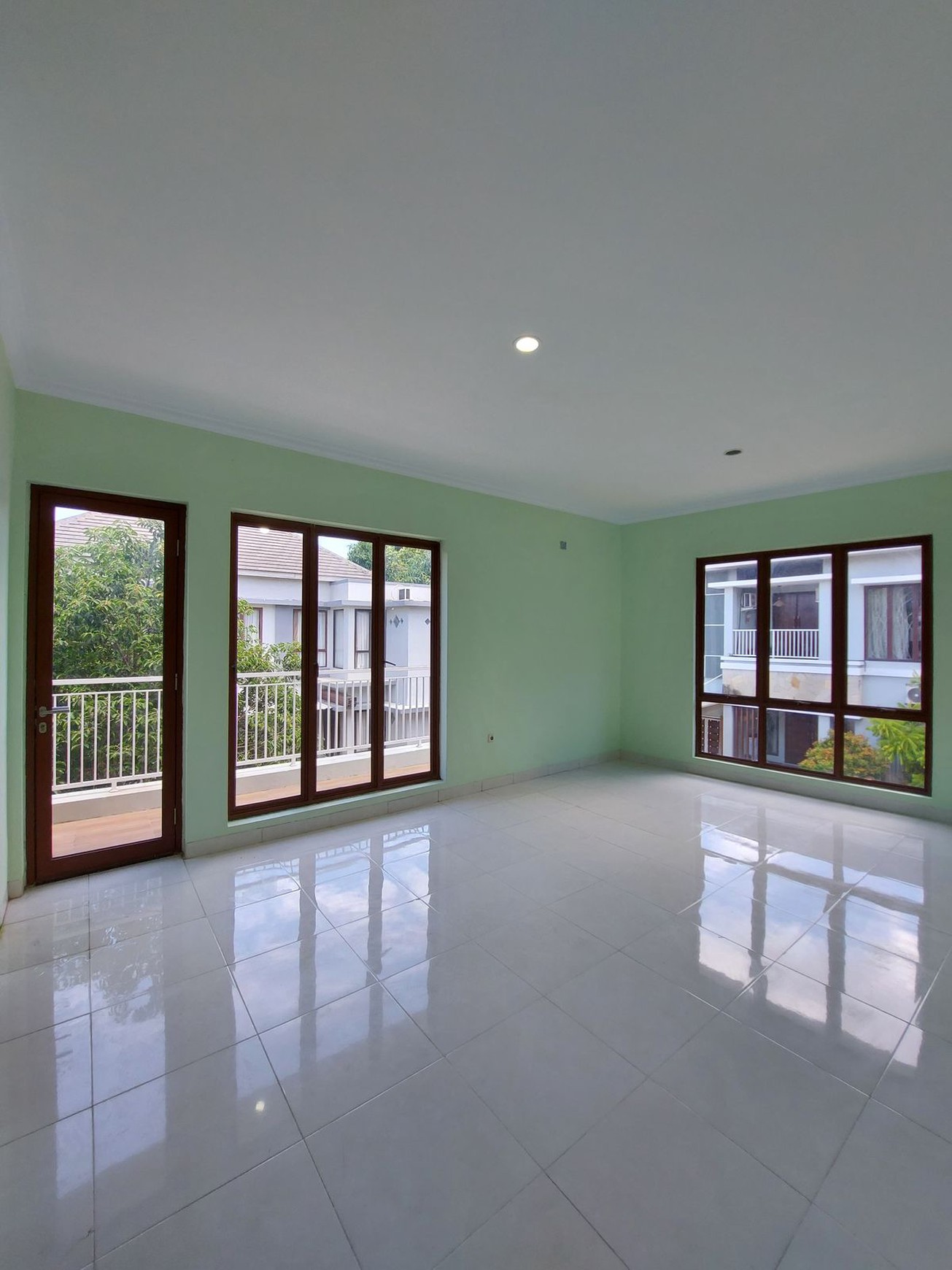HOT SALE Rumah hook, bagus minimalis modern dalam Cluster di Bintaro Sektor 9.