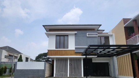 Rumah Bagus baru renovasi, Cantik, dengan Private Swimming Pool, keamanan 24 jam di Bintaro Sektor 9