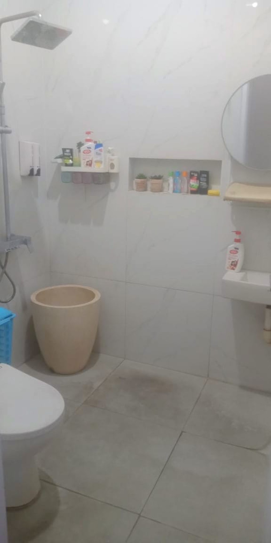 Rumah Bagus, 3 Lantai Siap huni di Kebon Jeruk. Hanya 100 meter dari Kampus Binus Anggrek