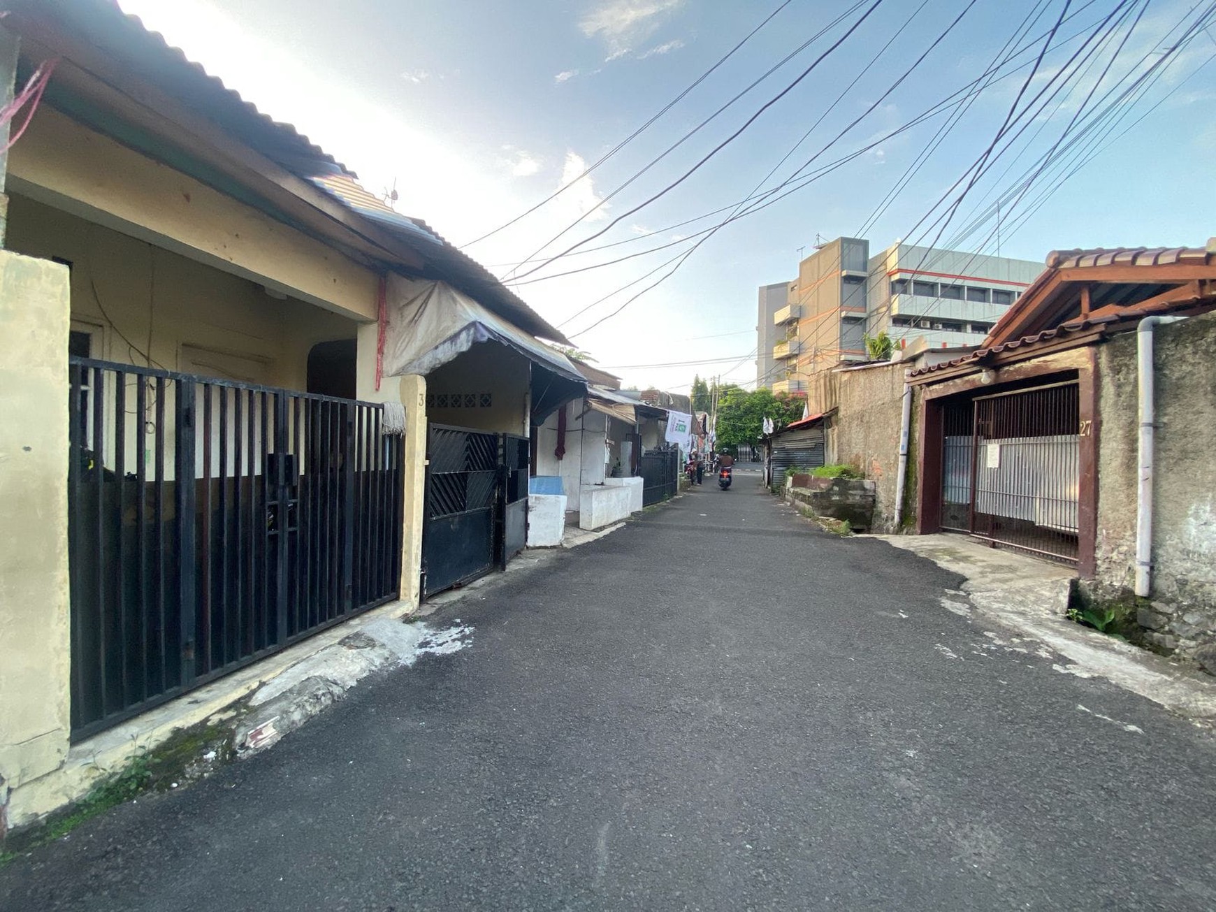 Rumah Hitung tanah, Cocok untuk Kost- Kost san, di Bintaro Jaksel.