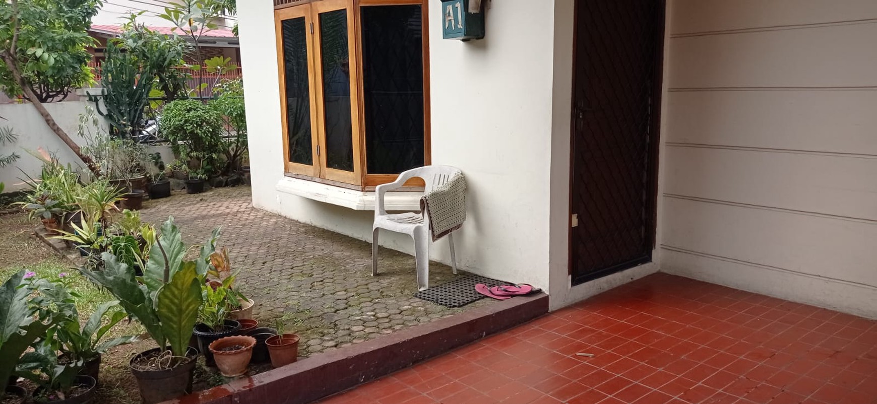 HOT SALE Murah, Rumah hook 2 lantai, rapih bagus di Pondok Karya, cocok untuk hunian dan usaha.