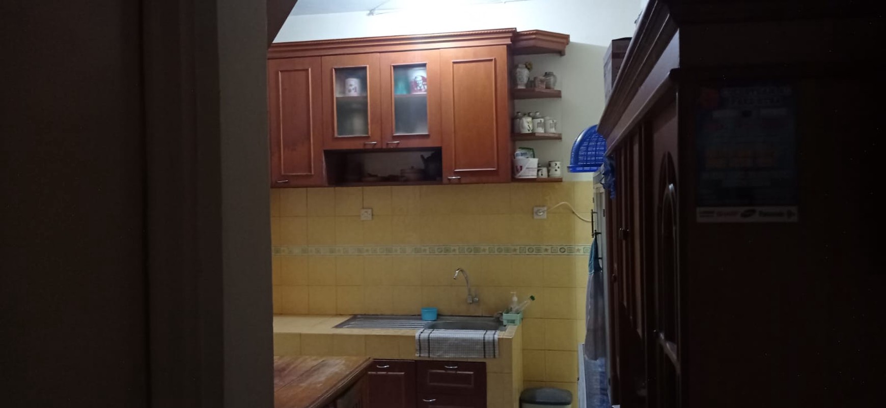 HOT SALE Murah, Rumah hook 2 lantai, rapih bagus di Pondok Karya, cocok untuk hunian dan usaha.