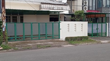 Rumah 2 lt untuk usaha kuliner lokasi bagus pinggir jalan sektor 2 Bintaro