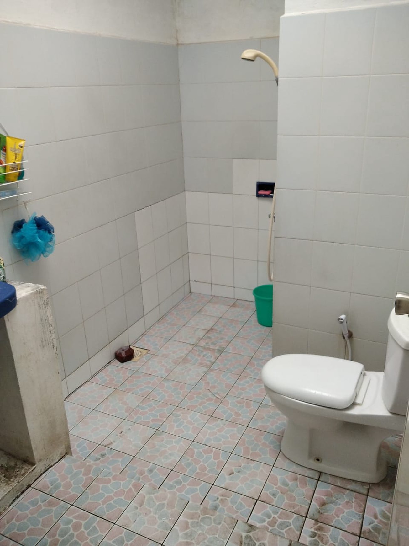 Rumah 2 lt untuk usaha kuliner lokasi bagus pinggir jalan sektor 2 Bintaro