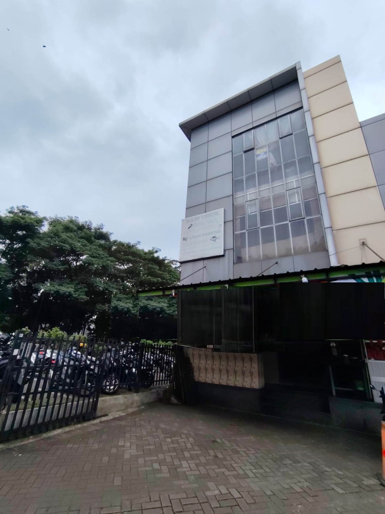 Ruko bagus, Cocok untuk Usaha di Graha Raya Bintaro