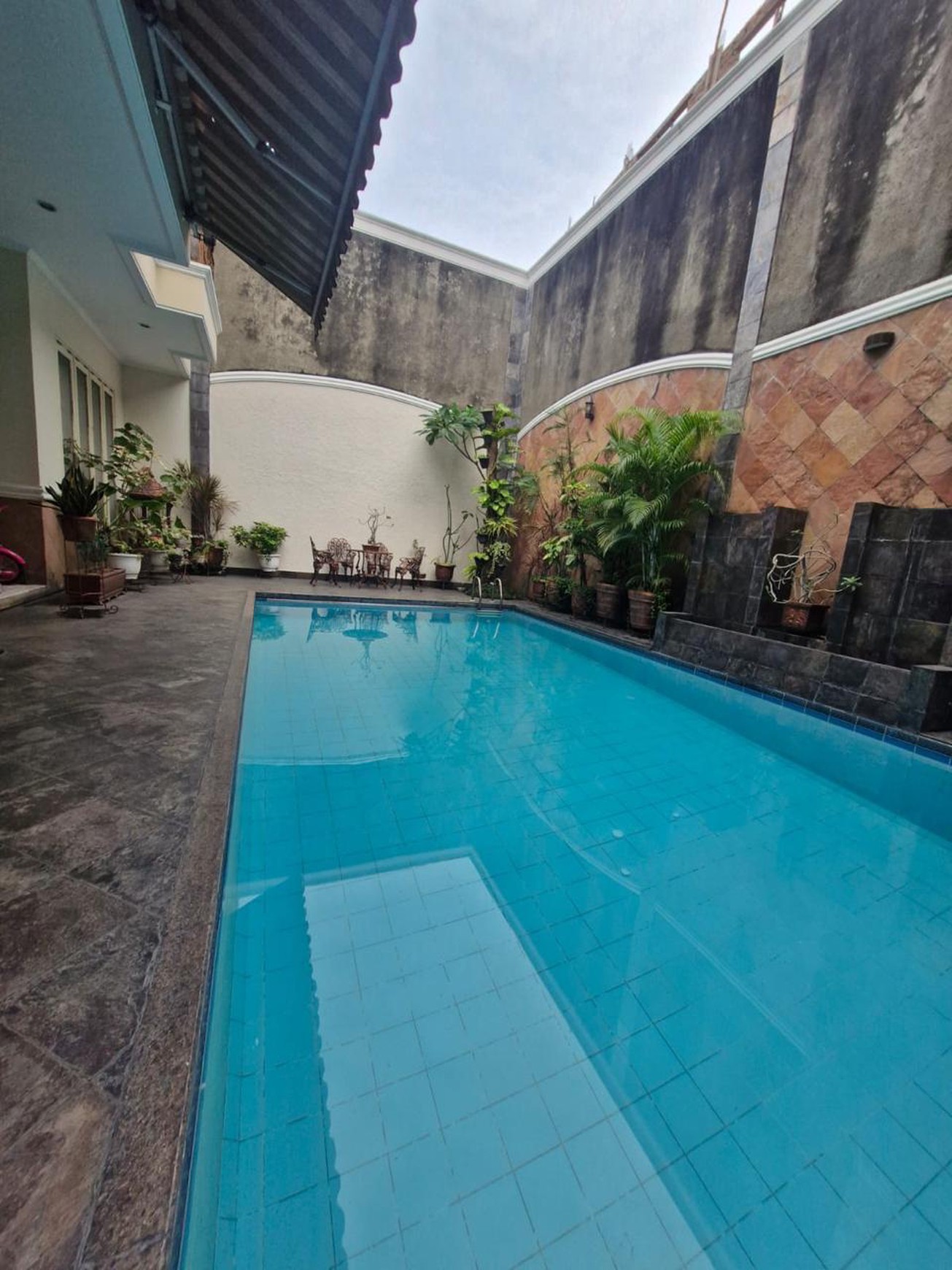 Di Jual Rumah tenang siap huni lokasi di  Jl Lamandau Kebayoran Baru, Jakarta Selatan 