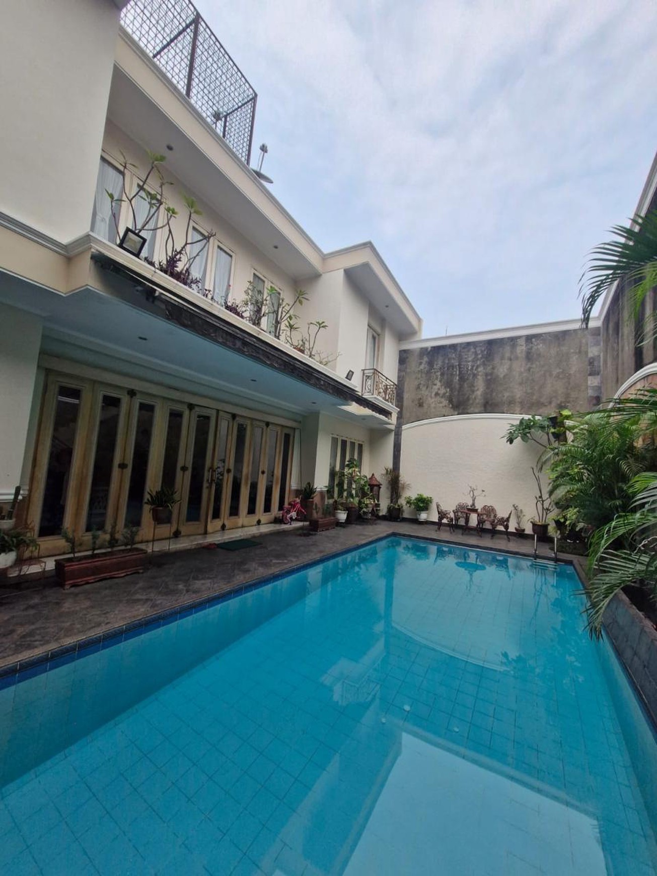 Di Jual Rumah tenang siap huni lokasi di  Jl Lamandau Kebayoran Baru, Jakarta Selatan 