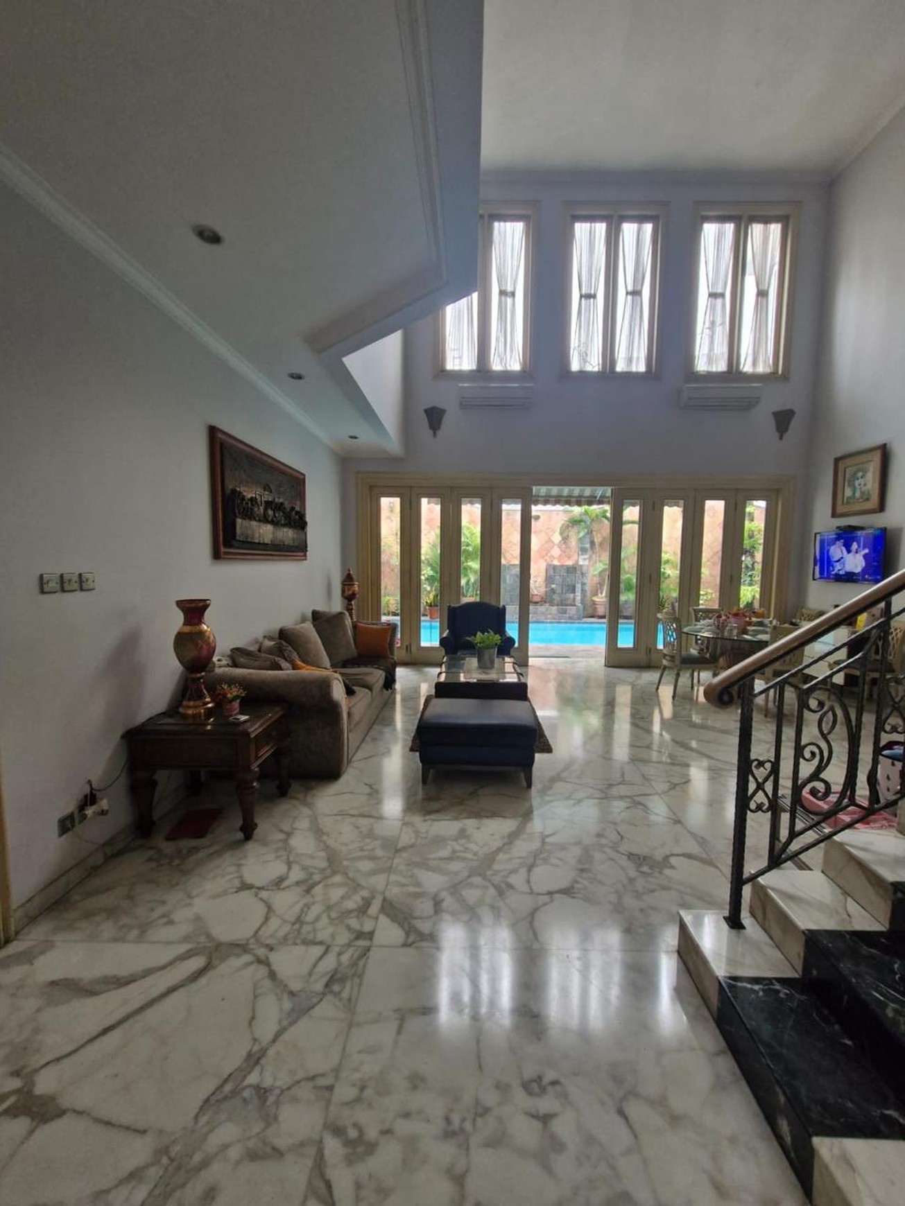 Di Jual Rumah tenang siap huni lokasi strategis di  Jl Lamandau Kebayoran Baru, Jakarta Selatan 