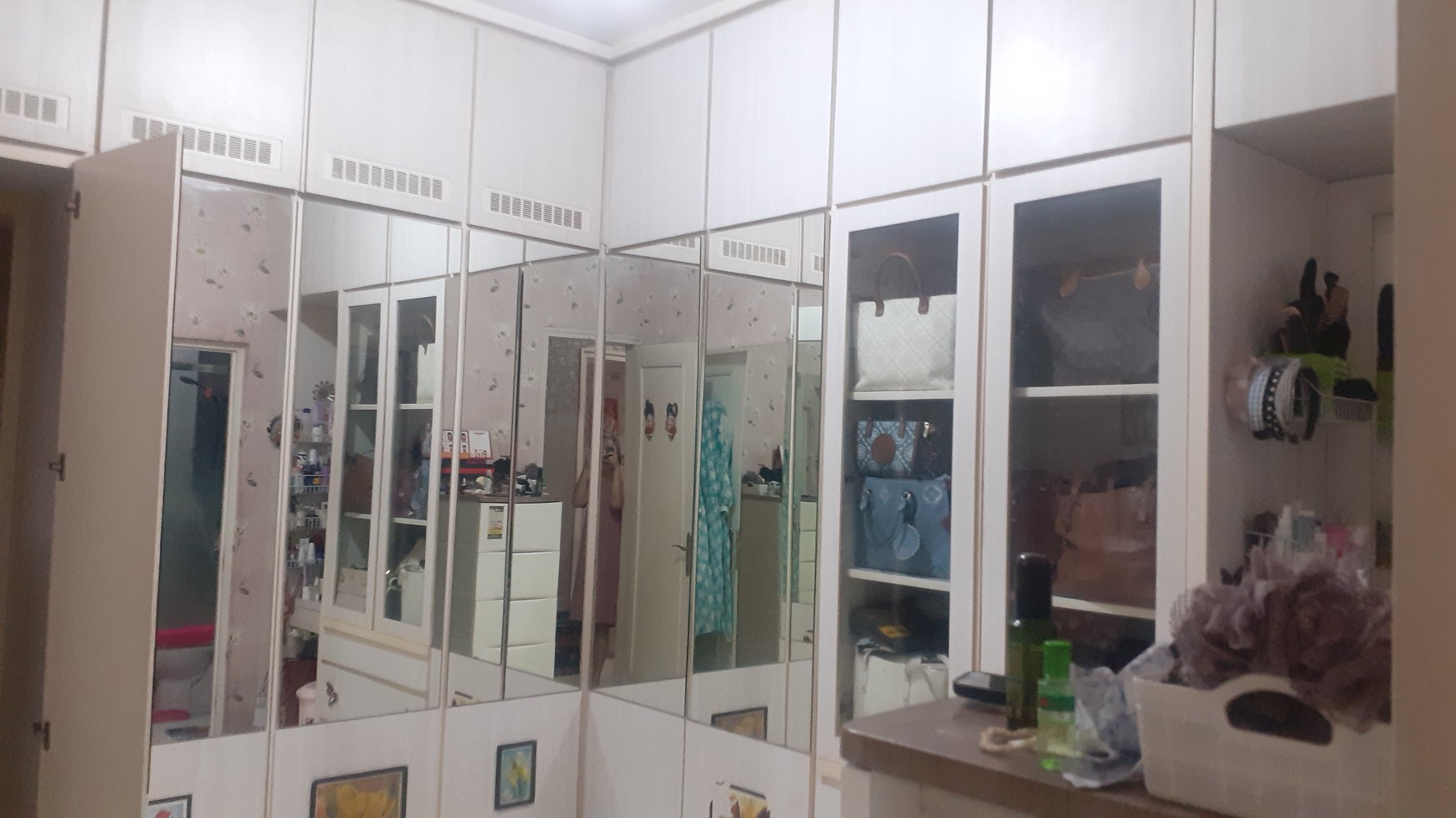 Rumah Cantik di KBP City Centre Full Furnished Siap Huni