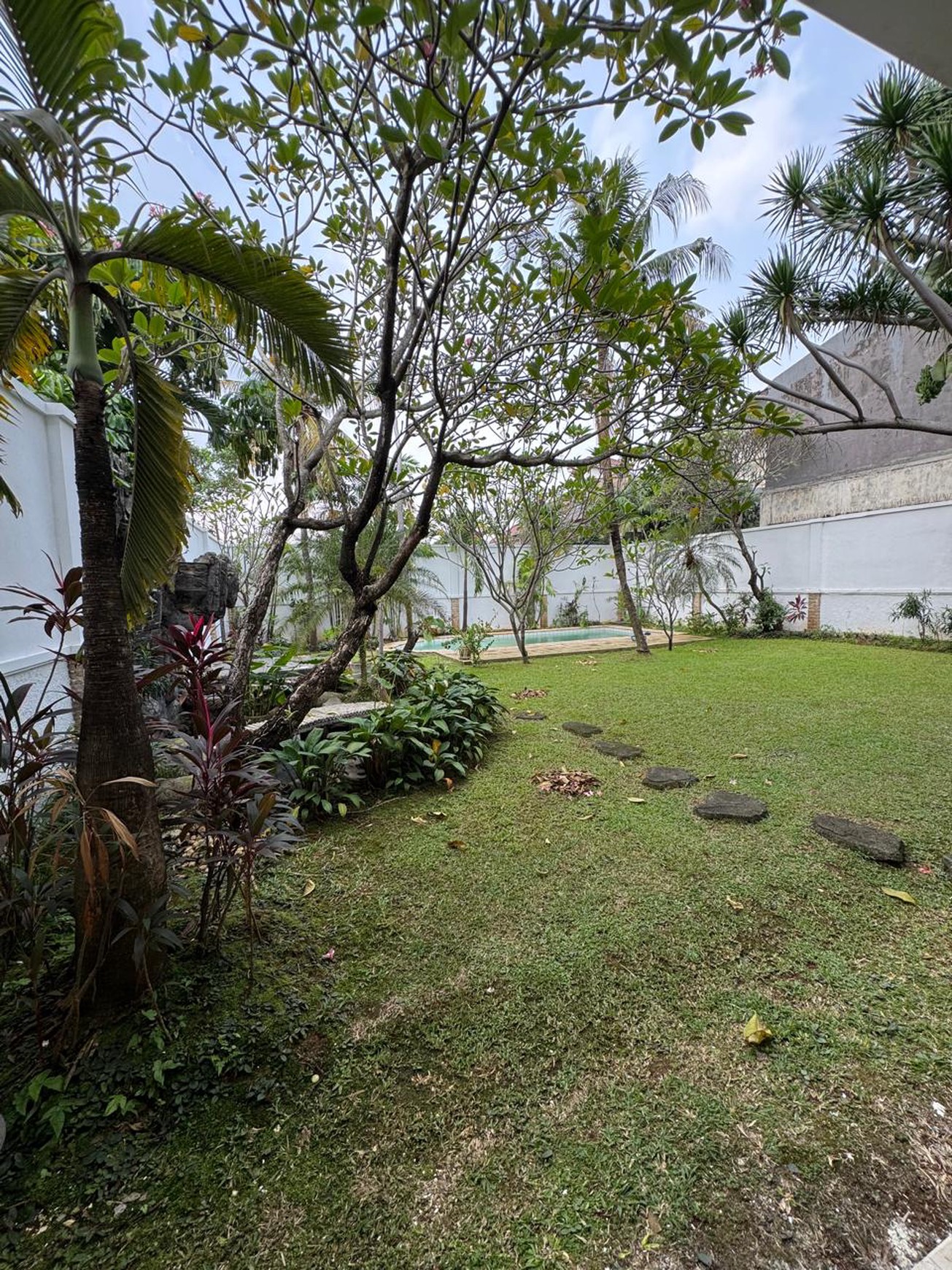 Dijual Rumah Lokasi Strategis di Kemang, Jakarta Selatan