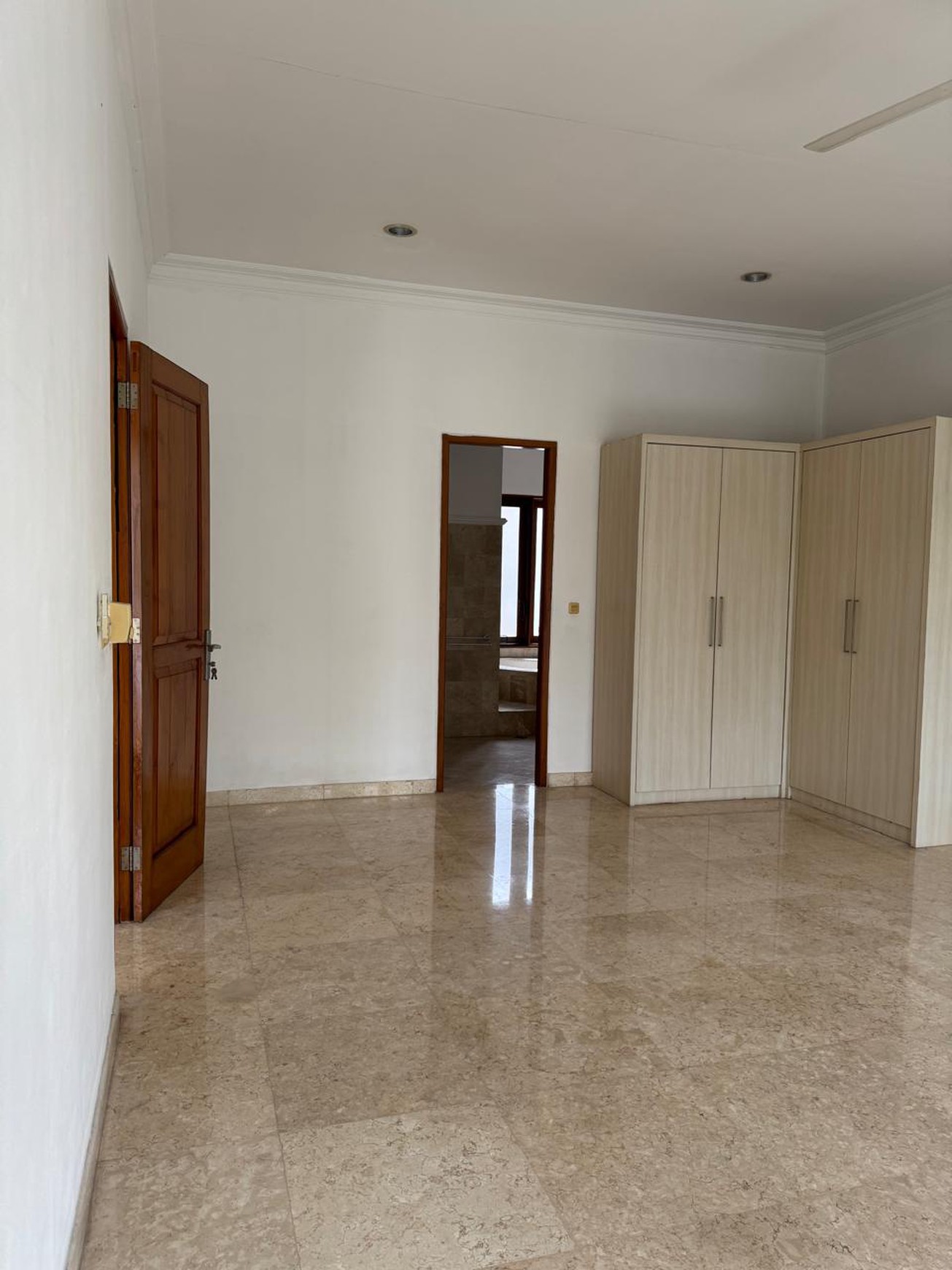 Dijual Rumah Lokasi Strategis di Kemang, Jakarta Selatan